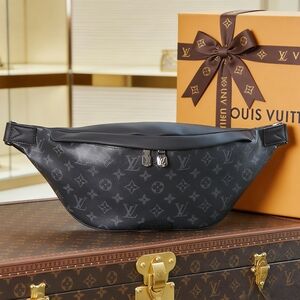 <AUTHENTIC>Louis Vuitton Discovery Bumbag